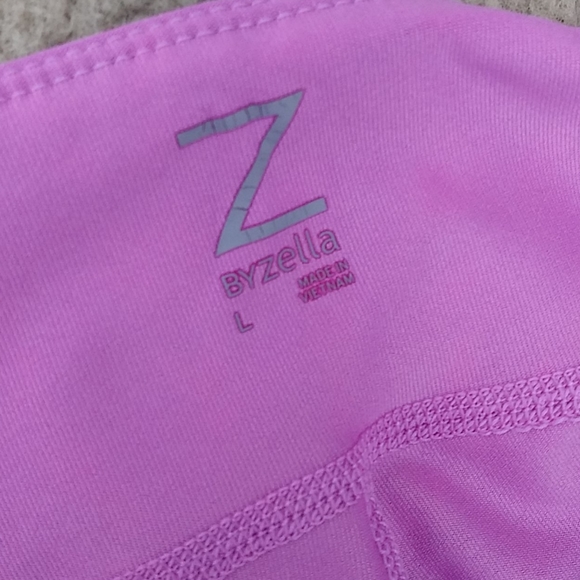 2 pairs of Zella Capri leggings - Picture 2 of 5